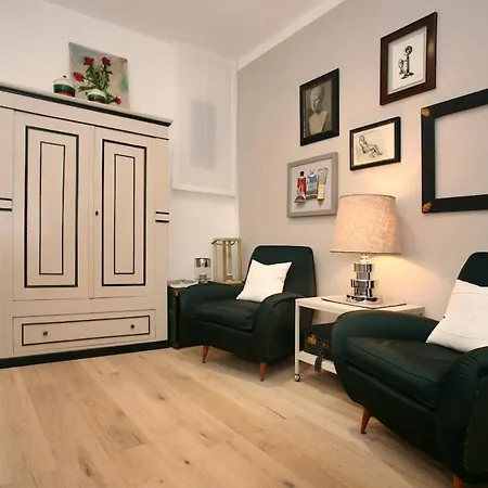 Market Exclusive Apartment *