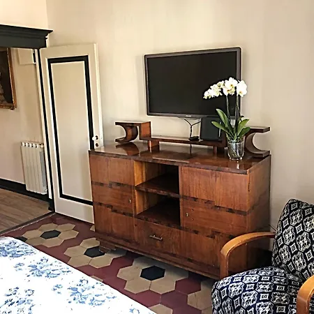 Market Exclusive Apartment